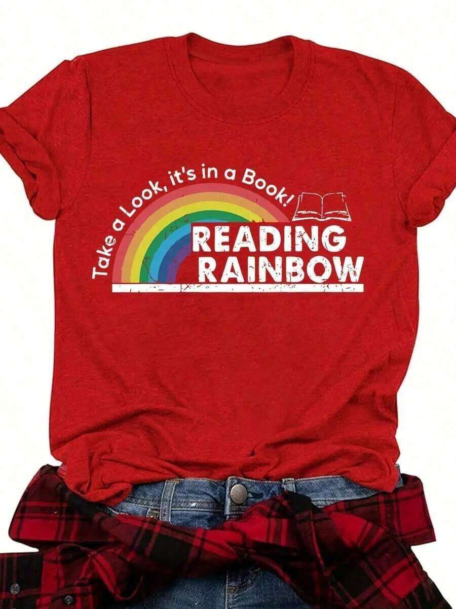 Camiseta de Mujer Ajustada con Estampado Y2K y Cuello Redondo - Talla Grande - Camiseta Roja para Mujer - Camiseta con Diseño Gráfico de Arcoíris de Lectura y Libro - Camiseta Casual para el Día a Día para Maestras y Amantes de los Libros - Atuendo para San Valentín y Regreso a Clases - Top Suave para el Día a Día, Ropa para Maestras, Diseño Divertido, Ajuste Cómodo - Moda de Festival de Verano, Camiseta de Peso Pesado para Adultos - Rojo - Ver 1