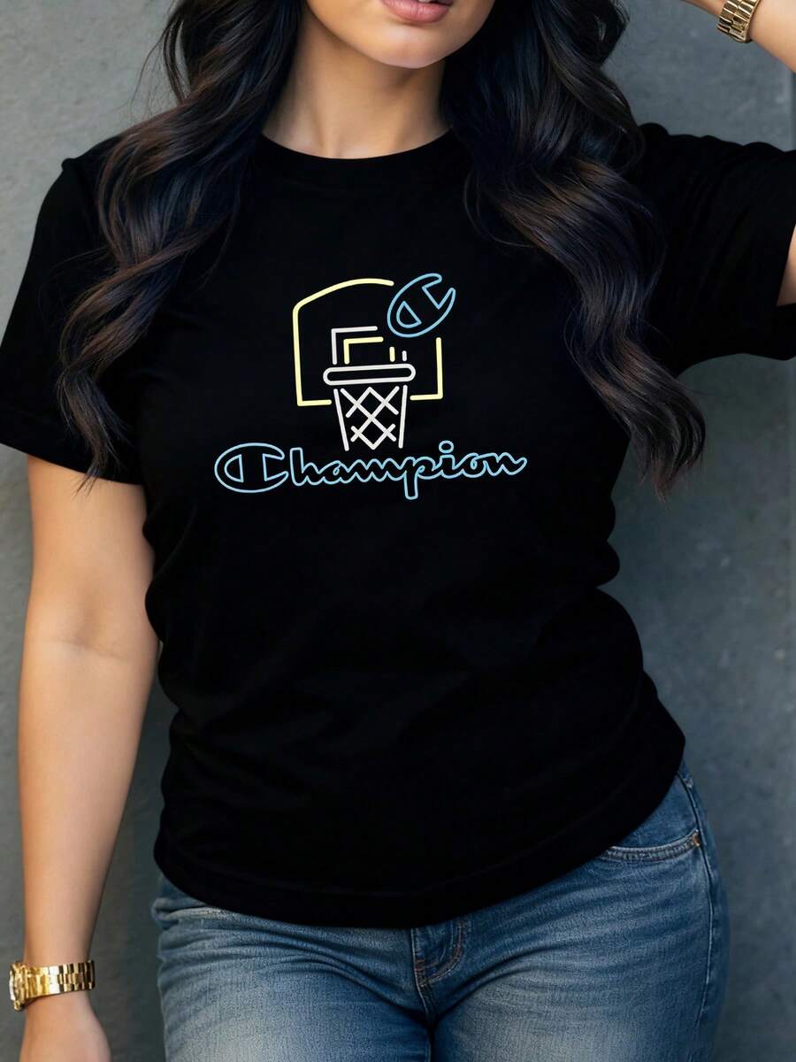 Gráfico de aro de baloncesto con balón entrando y palabra Champion en luces de neón que simboliza energía y triunfo camiseta para mujer moderna y cómoda - Negro - Ver 1
