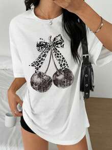 Camiseta de manga corta con cuello redondo, estampado de leopardo y diseño de cerezas, de corte holgado para mujer, adecuada para festivales de música, vacaciones y reuniones urbanas, ropa de verano y navidad. - Blanco - Ver 5