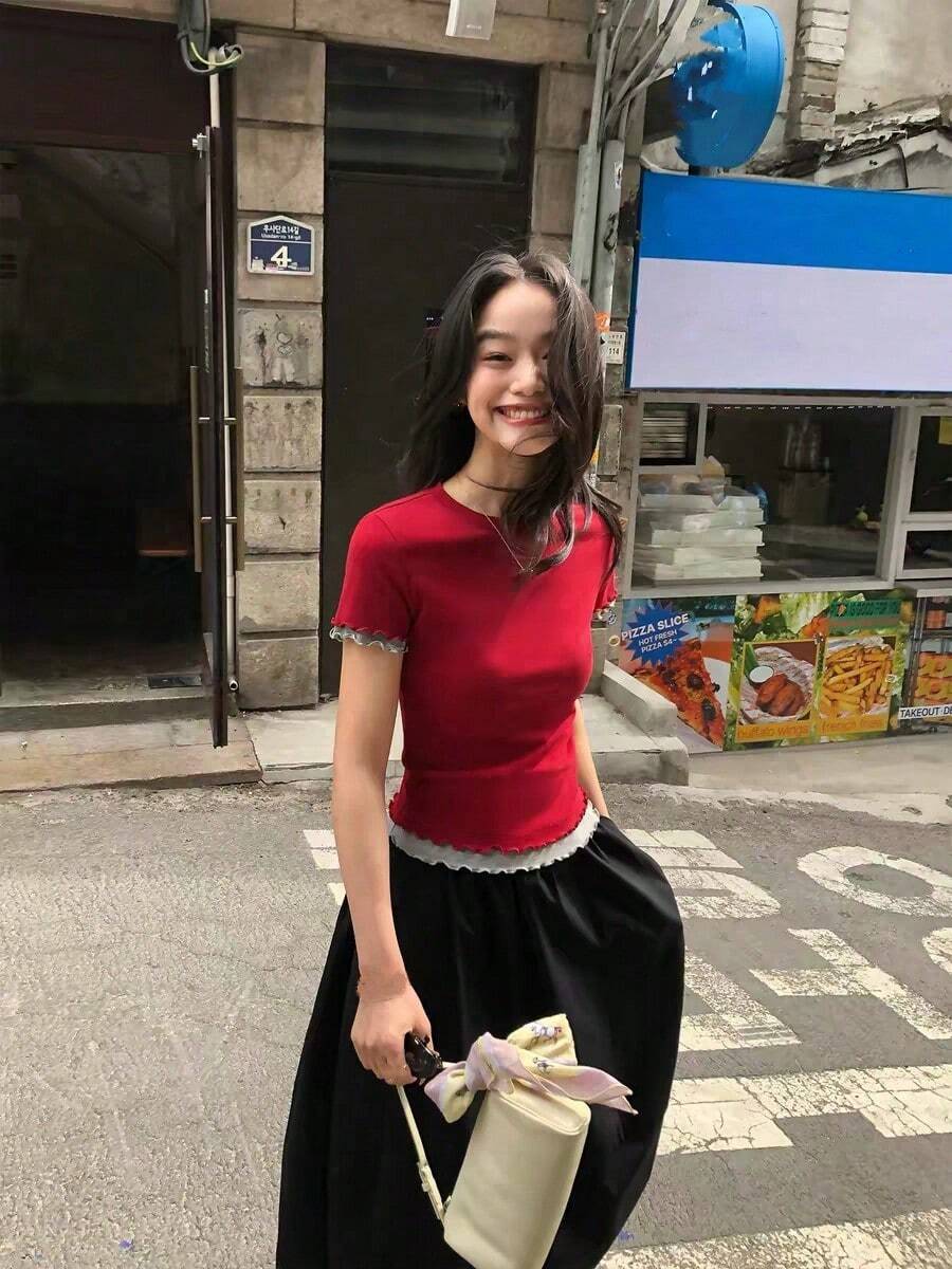 Solid Color Fitted Round Neck Short Sleeve T-Shirt For Women, Contrast Trim Cropped Top Casual Red - Red - View 1