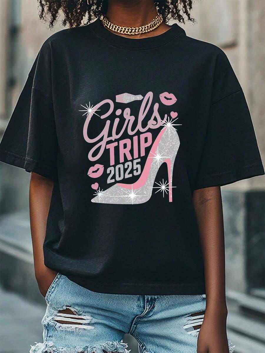 Camiseta Gráfica TRIP 2025 para Mujer - Diseño de Tacones Altos con Dedos Brillantes, Labios y Corazones, Negra con Detalles Rosados, Cuello Redondo Manga Corta Casual, Camiseta Lavable a Máquina para Todas las Estaciones y Salidas Sociales, Moda Divertida, Ajuste Cómodo - Negro - Ver 1