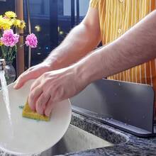 1pc Silicone Sink Splash Guard With Suction Cups, Flexible Kitchen Sink Water Barrier, Durable And Easy To Clean Splash Guard For Kitchen Sink, Vegetable Washing Basin, Lab Sink, Reusable Modern Kitchen Accessory To Reduce Splashing And Improve Safety - Multiple Styles - View 5