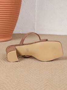 Giày sandal cao gót màu nâu dành cho nữ, kiểu dáng thanh lịch mùa hè, chất liệu giả da lộn, hở mũi, mũi vuông, gót dày, có quai. - màu nâu - Xem 6