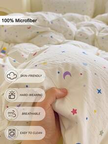 Bộ chăn ga gối 3 món in hình sao và trăng, siêu mềm mại và thoáng khí, chất liệu microfiber cao cấp và vải gạc hai lớp, phù hợp cho mọi mùa. Có thể giặt máy, chống phai màu, chống xù lông, chống co rút. Phong cách đơn giản, tươi mới tạo nên không gian phòng ngủ quyến rũ. Bộ chăn ga gối dễ bảo quản, phù hợp với giường cỡ King/Queen/Full/Twin. Thích hợp cho nhà ở, ký túc xá, căn hộ, phòng khách, nhà nghỉ dưỡng và làm quà tặng. - Nhiều màu - Xem 5
