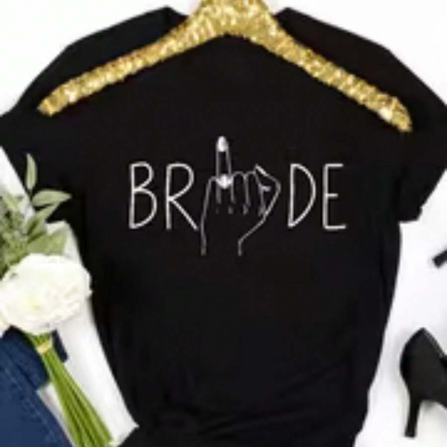 Camiseta informal con estampado de letras "Bride", cuello redondo, manga corta, ligeramente elástica, ropa deportiva para mujer. - Negro - Ver 1