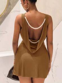 2025 Nuevo vestido mini de línea A con cuello en V sin mangas, cintura fruncida, espalda abierta, decoración de cadena de perlas, de satén elástico, color marrón, adecuado para fiesta de cumpleaños, San Valentín, Halloween, Navidad, vestido de ya - Caqui - Ver 7