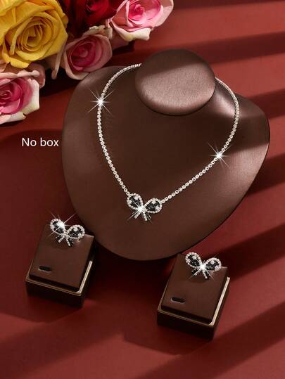 1 Set de Joyería de Mariposa de Cristal (Collar + Aretes), Juego de Collar y Aretes de Mariposa de Cristal Negro y Blanco de Lujo, Adecuado para Graduación, Compromiso, Uso en Navidad