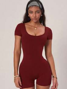 PinkTip جمبسوت برقبة على شكل حرف U مع شورت تشكيل مدمج، تفاصيل ظهر مقطوعة بالليزر، تمدد رباعي الاتجاهات، مناسب للياقة البدنية والشاطئ وارتداء الشارع الرياضي - عنابي اللون - مشاهدة 3