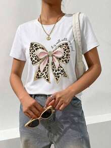 Nueva camiseta de manga corta con cuello redondo para mujeres, diseño primavera-verano, combina perfectamente un nudo de mariposa moderno y minimalista con estampados de letras en inglés, transpirable y absorbe la sudoración.Envío directo desde nuestro almacén local, modelo para parejas, ideal para llevar en pareja. - Blanco - Ver 3