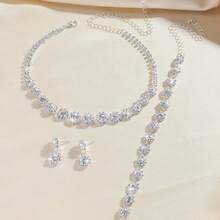 Set di gioielli di lusso e raffinato da 4 pezzi, composto da collana, orecchini, bracciale con cristalli, adatto per uso quotidiano, matrimoni, banchetti e feste, regalo elegante e versatile, accessori di alta qualità - Argento - Visualizzare 3