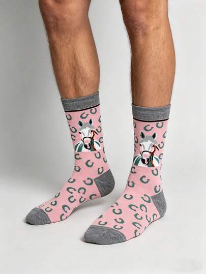 1 Pair Men's Mid-Calf Socks, Creative Horse Horseshoe Print, Casual Versatile Mid-Calf Socks, Cute Cartoon Horse Pattern Socks, Contrast Color, Ins Style, Daily Commute Personalized Mid-Calf Socks, Retro Equestrian Style Men's Socks, Pink Horseshoe All-Over Print, Fashionable Breathable Mid-Calf Socks