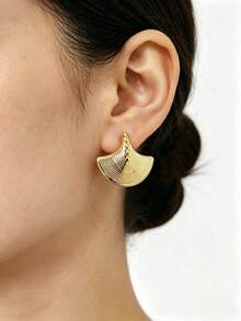 2-6-18pcs Gold Tone Fashion Earrings Set For Women. [Heart, Smooth C-Hoop, Vertical Striped Shell, 3D Pentagram, Braided Shell Triangle, Moon, Crescent Shell, Twist Design] Suitable For Shopping, Short Trips, Dates, Afternoon Tea, Beach Vacations, Long Journeys. Versatile Outfit Accessory. - Gold - View 5