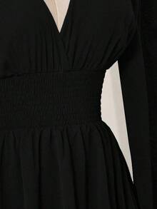 Vestido corto elegante de manga larga con cuello en V y cintura ceñida de unicolor para mujer - Negro - Ver 7