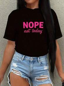 Camiseta de manga corta con cuello redondo y estampado de eslogan simple para mujer, estilo casual de verano, corte holgado, ideal para uso diario y vacaciones.Camiseta de mujer. Playera. - Negro - Ver 5