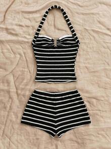 Conjunto Casual de 2 Piezas para Mujer: Top Halter a Rayas y Shorts para Vacaciones - Blanco y Negro - Ver 2