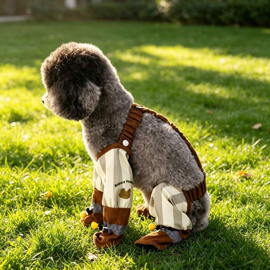 1 pieza Mono de transpirable y reflectante de poliéster de fácil puesta y quitado (con cubiertas para las patas), con estampado de oso de cuadros caqui de dibujos animados, pantalones de 4 patas con cintura elástica y diseño ajustable de apertura trasera, adecuado para caminar al aire libre en verano, viajes, días lluviosos y noche