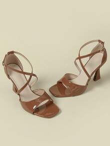 Sandálias de Salto Alto Super de 9cm, Couro Envernizado Brilhante, Decoração de Borboleta e Floral, Stilettos Elegantes de Bico Aberto, Moda Sexy, Adequado para Vestidos, Design de Luxo Leve e Versátil, Disponível em Marrom e Cores de Doce, Primavera/Outono 2026, Tamanho 3-10 - Castanho - Visão 6