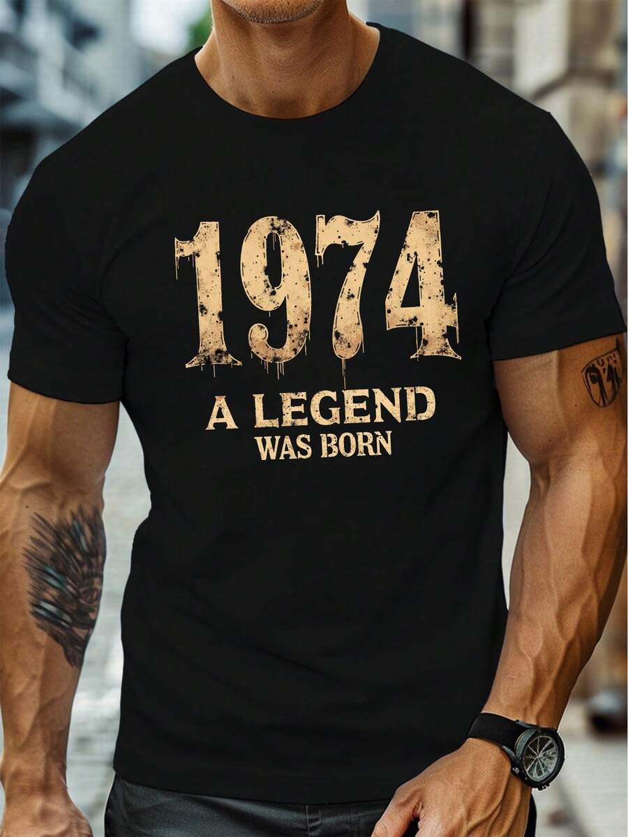Camiseta Vintage para Hombre con Estampado Desgastado de 1974 - Ligera, Ajuste para Todas las Temporadas, Cuello Redondo con Gráfico "A Legend Was Born" 1974, Camiseta Casual de Manga Corta para Vestimenta Informal, Atuendo Temático del Año de Nacimiento (Negro) - Negro - Ver 1