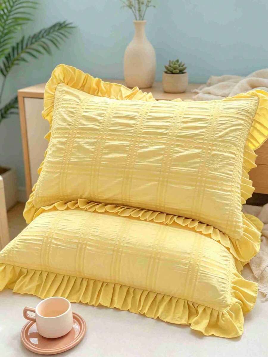 2 piezas/Set Fundas de almohada con rayas finas, ribete de encaje fruncido, diseño de patrón a cuadros, tacto suave y cómodo, perfecto para el cuidado del cabello y la piel. Diseño de cierre de sobre (Insertos de almohada no incluidos) - Amarillo - Ver 1