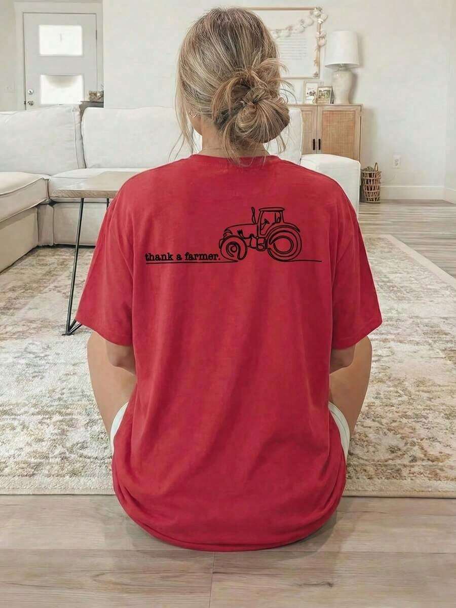 Camiseta de Mujer, Manga Corta, Cuello Redondo, Estilo Casual, con un Gráfico de Tractor y el Texto "Gracias a un Agricultor". Lavable a máquina, adecuado para uso casual, ropa multiusos, moderno y camiseta, material cómodo, 100% algodón, playeras de algodón para mujer, blusas casuales para dama. - Rojo - Ver 1