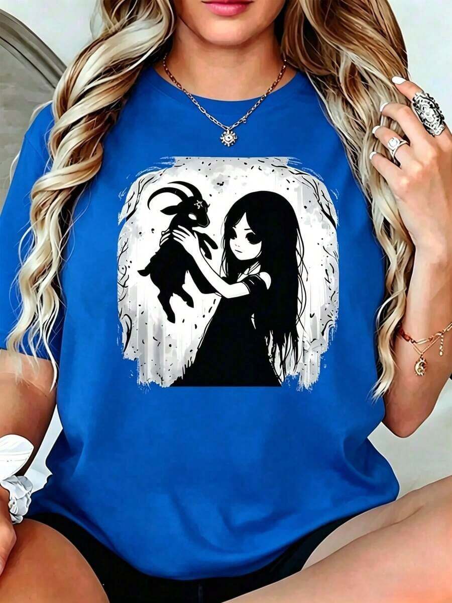 Suave Playera Negra Liso de Mujer de Corte Holgado, Camiseta Estética Gótica con Gráfico de Cabra y Niña en Misterio del Bosque, Tops de Moda Juvenil y Alternativa, Blusas Bonitas Elegantes, Ropa Urbana de Verano, Camisas Lindas, blusas para mujer elegante - Azul - Ver 1