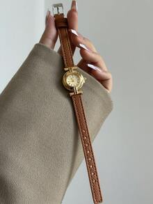 1 buah Jam Tangan Quartz Kasual Elegan Wanita dengan Angka Romawi Oval, Cocok untuk Pemakaian Sehari-hari - Coklat - View 6