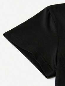 Camiseta con estampado gráfico y letras de talla grande, con mangas cortas y cuello redondo, perfecta para uso casual en primavera y verano, diseñada para la moda femenina de talla grande.2026 - Negro - Ver 6