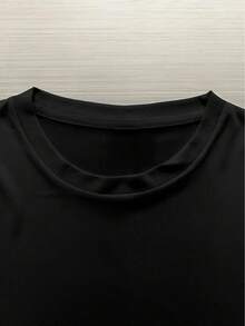 Camiseta Blanca con Estampado de Dinero para Hombre y Mujer - Diseño de Símbolo de Dólar y Moneda, Cuello Redondo, Manga Corta, Estilo Casual de Verano, Ajuste Cómodo y Transpirable para Ropa Informal, Estampado Trasero con Patrón de Billete de Dólar Estadounidense, Regalo Ideal para Amantes de las Finanzas, Regalo de Cumpleaños o Graduación, Lavable a Máquina, Corte Regular, Estampado Trasero con Patrón Geométrico de Billetes de Dólar, Adecuada para las Temporadas de Primavera y Verano, Camiseta Y2k - Negro - Ver 4