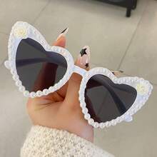 1pc Heart-Shaped Faux Pearl Party Glasses, Retro Faux Pearl Glasses, Heart-Shaped Faux Pearl UV Protection Glasses, Heart-Shaped Party Glasses, Fashionable Heart-Shaped Glasses, Essential For Weddings, Parties And Travels, Bridal Decoration Gift - Pearl Heart-shaped Glasses - View 11