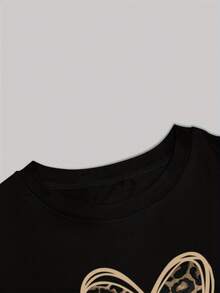 Camiseta de algodón de manga corta para mujer con estampado de corazón, camiseta de manga corta con cuello redondo, top casual para verano y primavera, ropa de mujer. - Negro - Ver 4