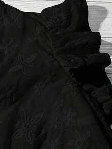 Camisa casual de jacquard con volantes en el bajo y mangas cortas, elegante para el verano y vacaciones - Negro - Ver 4