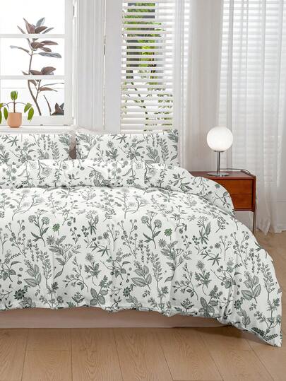 Bộ 3 ga trải giường họa tiết lá hoa được làm từ chất liệu sợi siêu mịn cao cấp, cực kỳ mềm mại và thoáng khí, phù hợp cho mọi mùa, có thể giặt máy, không dễ phai màu, không xù lông, chống co rút, chống nhăn, trang trí phòng ngủ theo phong cách Bohemian/Farmhouse/Modern Minimalist thời trang, dễ bảo quản, phù hợp với giường cỡ King/Queen/Double/Single, lý tưởng cho nhà ở, ký túc xá, căn hộ, phòng khách, nhà nghỉ dưỡng, phòng cho thuê và làm quà tặng.