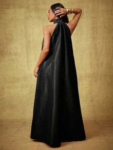 Mono de pernera ancha y extremadamente ancha con cuello halter y lazo de tafetán liso - Negro - Ver 4