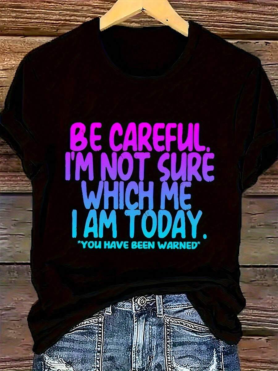 Camiseta casual de manga corta para mujer de talla grande con estampado divertido "Hoy no estoy segura de quién soy" - Letras brillantes, holgada, cuello redondo, manga corta, lavable a máquina, negra, para verano casual - Negro - Ver 1