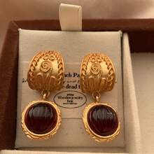 1 Pair Vintage Elegant Copper Floral Pattern Burgundy Dangle Earrings, Suitable For Daily Wear, Gift - Vintage Patterned Burgundy Pendant Earrings - View 7