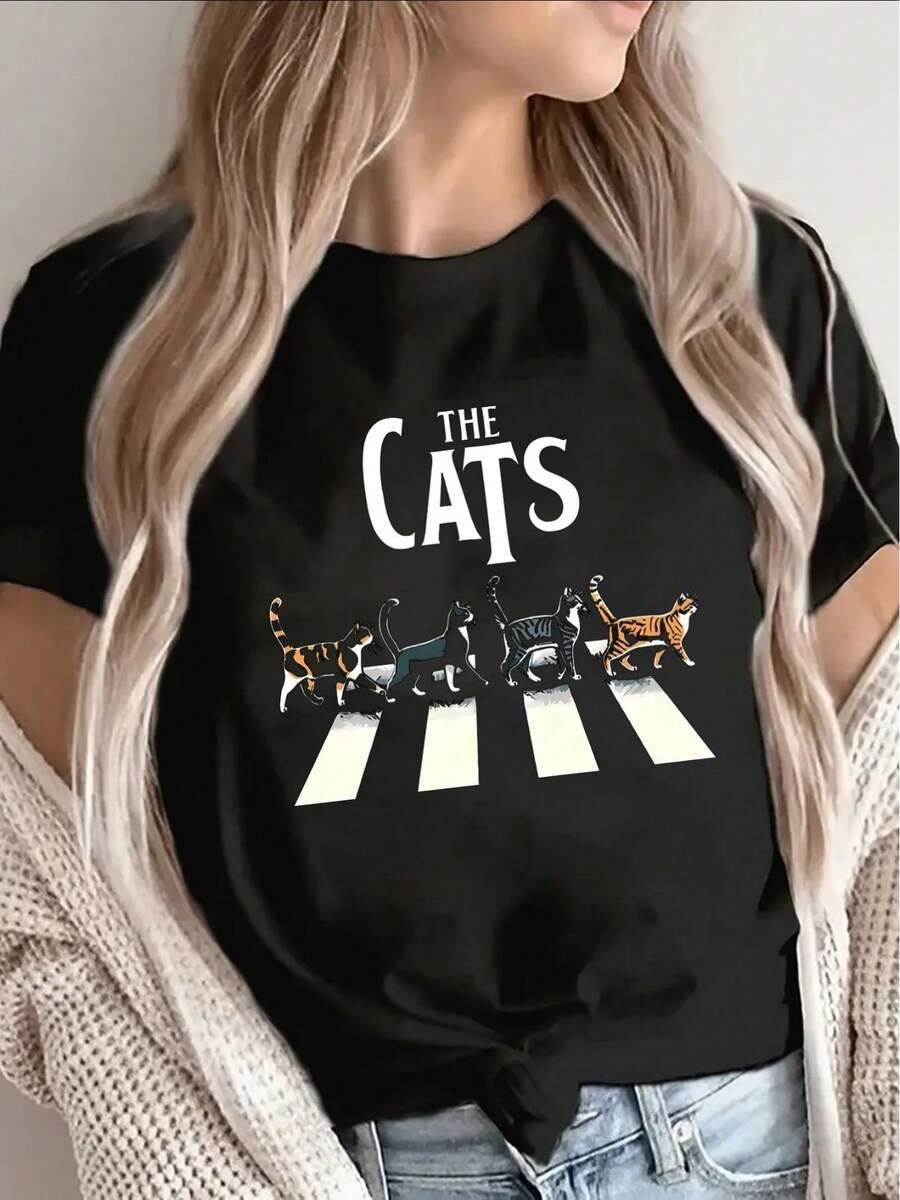 Short-Sleeved T-Shirt Made From 100% Cotton And Polyester, Featuring A Cat Crossing The Street. The Fun Animal Print Is Suitable For Lounging At Home, Going To Cafes, Or Enjoying Outdoor Activities; The Lightweight And Durable Fabric Is Comfortable And Fitted For Casual Everyday Wear. - 黑色 - 查看 1
