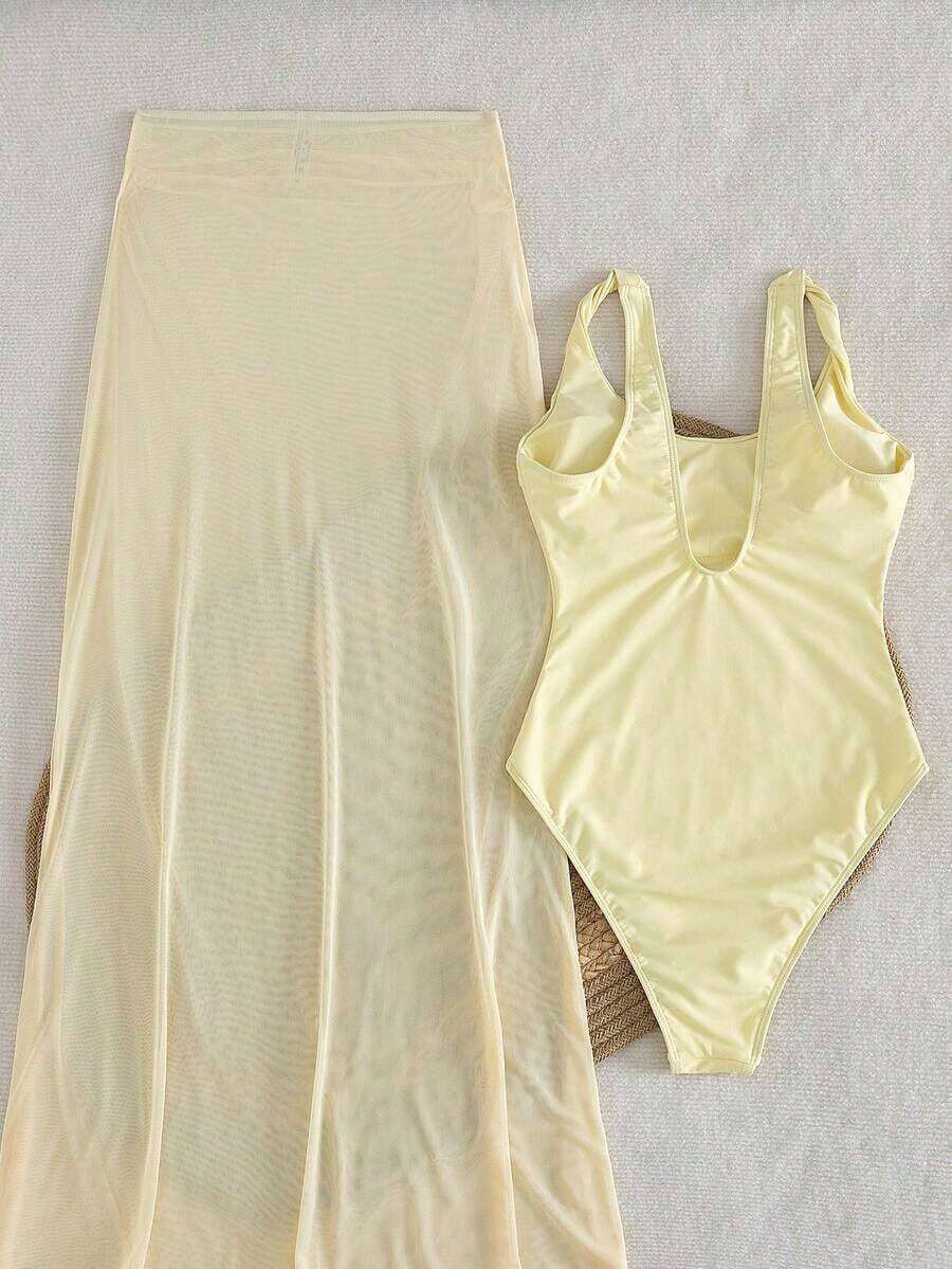 2MSX Bonvoyette Conjunto de traje de baño de 2 piezas con un bañador de un solo color con tirantes retorcidos y una falda plisada de gasa para vacaciones de primavera/verano - Amarillo claro - Ver 1