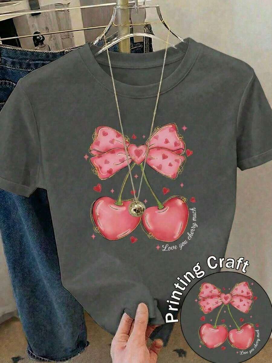 Camiseta Casual de  de Cuello Redondo y Manga Corta con Estampado de Cerezas y Lazos, Tejido de Poliéster Ligeramente Elástico - Tela Ligera y Suave