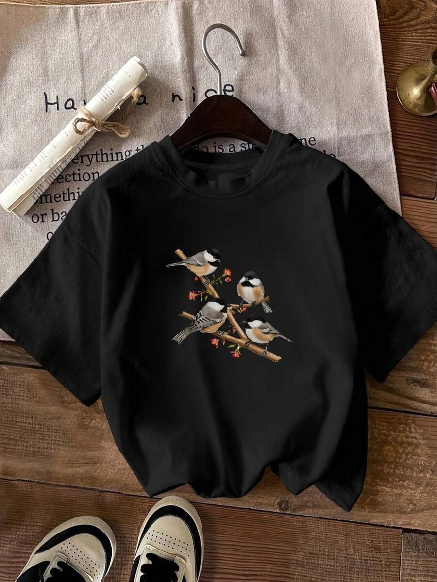 Camiseta de manga corta y cuello redondo para mujer, disponible en varios colores, talla para mujer, patrón de paisaje natural con cuatro pájaros posados en ramas y flores, moderna, capa base, salida casual, estilo individual, para usar en todas las estaciones, ropa casual - Negro - Ver 1