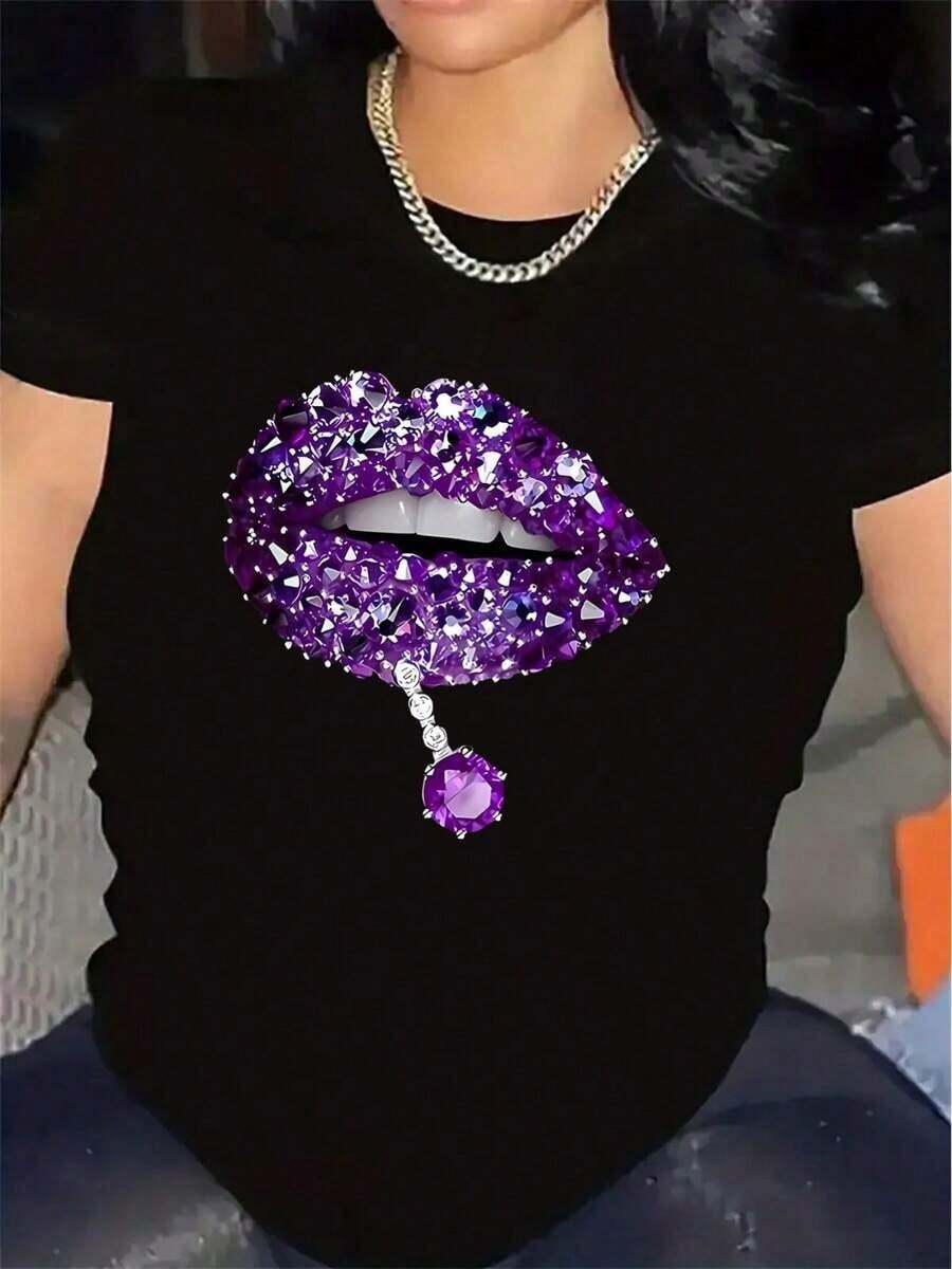 Camiseta de manga corta con estampado de labios morados con purpurina, tela de poliéster, ligera y duradera, perfecta para uso casual en restaurantes o salas de estar, diseño moderno para el estilo diario. - Negro - Ver 1