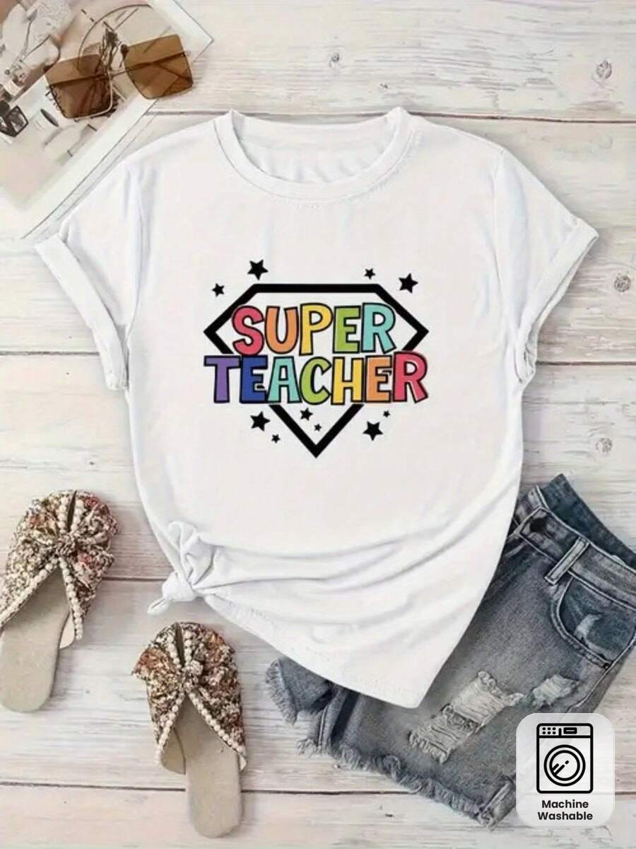 Camiseta de manga corta con estampado gráfico de moda para mujer - Camiseta gráfica de talla grande para profesoras - Corte holgado y cómodo, colores vibrantes del arcoíris con estrellas y la letra 'S' de superhéroe, cuello redondo informal de manga corta, top para todas las estaciones para educadoras, eventos y atuendos casuales - Lavable a máquina, silueta en H relajada, diseño divertido de superhéroe con estampado "SUPER TEACHER", transpirable y elegante para mujeres, ideal para usar como una cómoda y sencilla camiseta de manga corta para el día a día. - Blanco - Ver 1