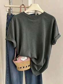 Camiseta de manga corta para mujer con estampado gráfico LOVE, cuello redondo, hombros caídos y diseños de leopardo y cuadros. - Gris Oscuro - Ver 3