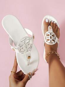 Plus Size Women's New Flat Square Toe Sandals, Lightweight And Comfortable, Minimalist And Fashionable. Cross-Strap Thong Design, Versatile Bohemian Style Beach Sandals - White - View 2