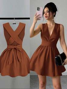 Vestido elegante romántico y sexy de mujer para invitada de boda, vestido mini de línea A con cuello en V cruzado, sin mangas, diseño versátil para playa, fiesta, primavera/verano con bolsillo, vestido de noche con espalda descubierta, color amar - Cafetería - Ver 7