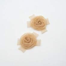 2pcs Champagne Organza Rose Shoe Clips, Made Of Lightweight And Transparent Mesh Material, Handcrafted 3D Rose Design With A Hazy And Elegant Touch, Suitable For Most Sandals And Heels. Detachable Design For Easy Installation, Adding A French Vibe To Your Daily Commute And Date Outfits. - Champagne - View 2