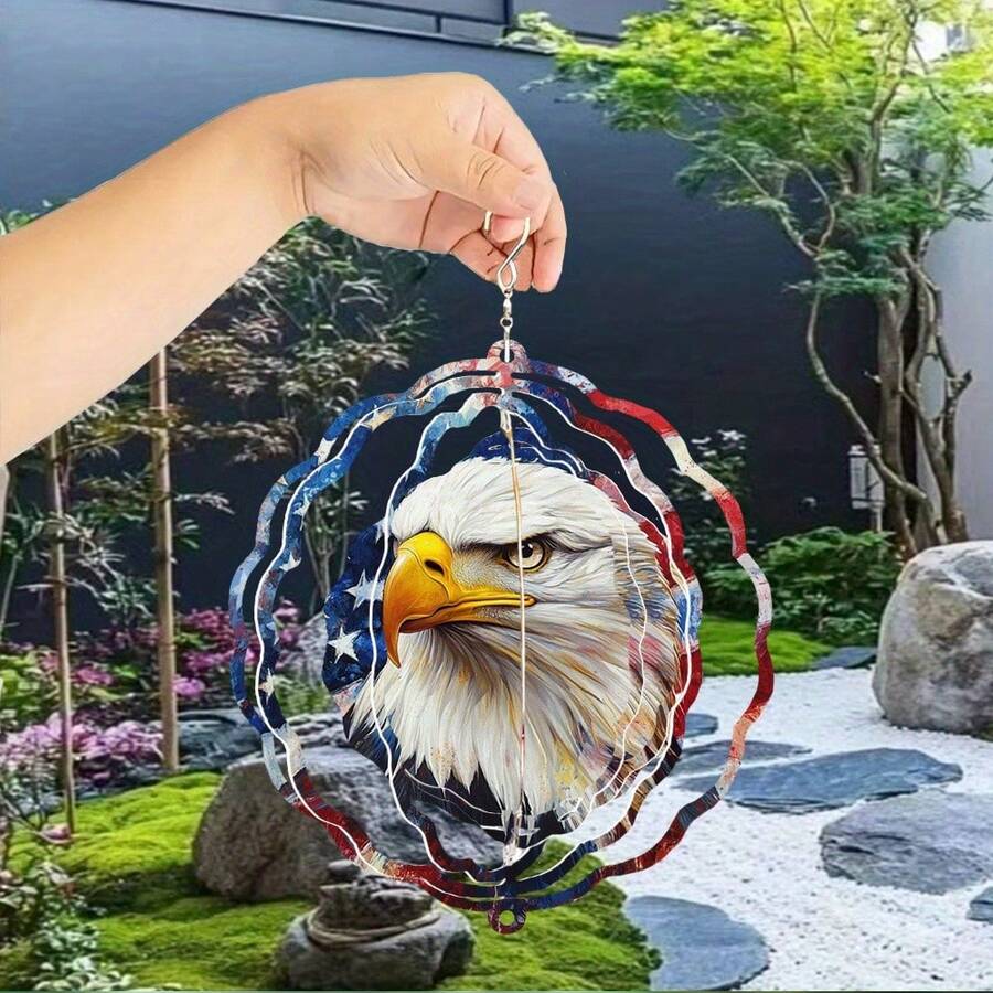 1个精美老鹰风铃，3D金属旋转风铃，带360°旋转挂钩，营造强烈的艺术动感，是装饰庭院、阳台和草坪的理想之选。独特的设计使其成为送给朋友、老师、感恩节、圣诞节、万圣节和乔迁之喜的完美礼物。（尺寸：9.84英寸*9.84英寸，不含吊坠），款式随机。
