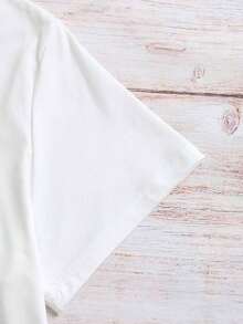 Women's Loose-Fitting T-Shirt With A Round Neck And Exquisite Print. Soft And Breathable Fabric, Comfortable To Wear, And Short Sleeves. Casual And Relaxed Fit, Versatile Style. Made From High-Quality 100% Pure Cotton (200 G). - 白色 - 查看 4