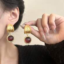 1 Pair Vintage Elegant Copper Floral Pattern Burgundy Dangle Earrings, Suitable For Daily Wear, Gift - Vintage Patterned Burgundy Pendant Earrings - View 1
