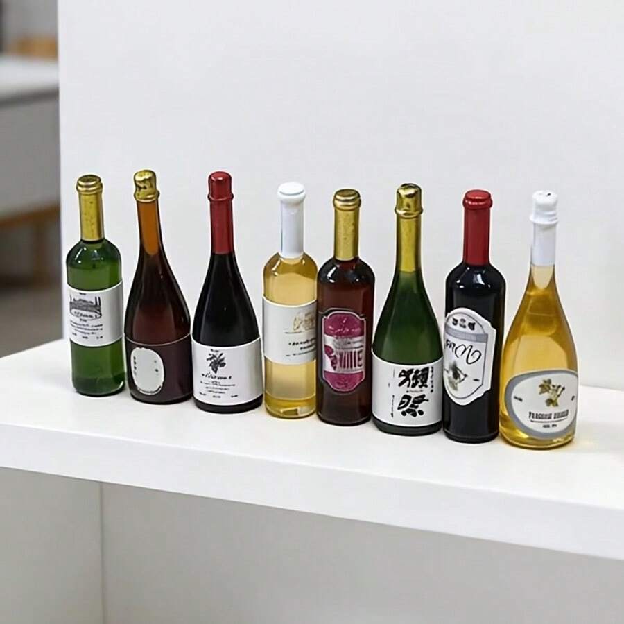 8件/24件迷你逼真酒瓶摆件,营造氛围的桌面装饰,微缩场景配件。这套精致的迷你逼真酒瓶套装还原了各种风格的真实酒瓶细节,用途广泛,可用于装饰桌面、书架、餐边柜,或作为微缩场景DIY和摄影的配件,营造值得称道的氛围。 - 酒瓶 - 查看 1