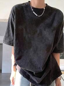 Camiseta de mujer de verano con estampado. Estilo urbano, adecuada para uso casual al aire libre, camiseta de cuello redondo de corte slim, de manga corta, lavada, en color negro clásico. - Negro - Ver 4